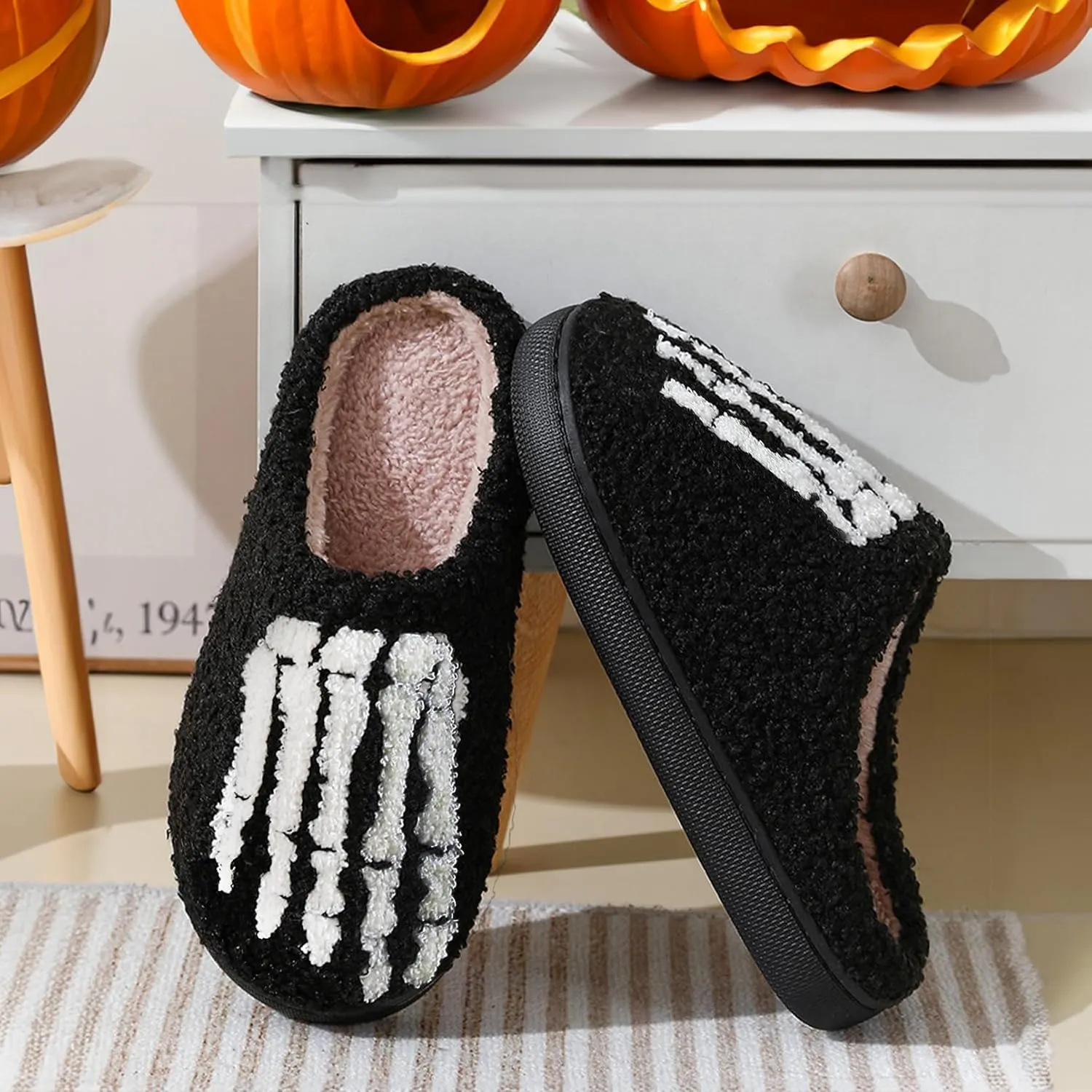 YJEUS Women's Men's Heart Heart Slippers Strawberry Cherry Mushroom Slippers Evil Eye Slippers Cartoon Animal Cat Slippers Memory Foam Cozy Plush Slippers Couple Indoor Household Slippers