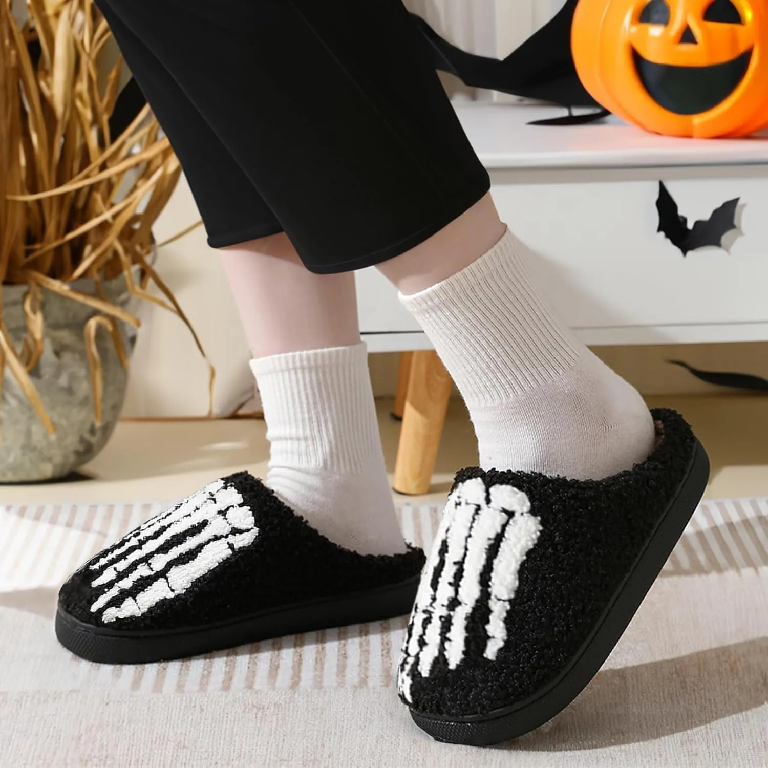 YJEUS Women's Men's Heart Heart Slippers Strawberry Cherry Mushroom Slippers Evil Eye Slippers Cartoon Animal Cat Slippers Memory Foam Cozy Plush Slippers Couple Indoor Household Slippers